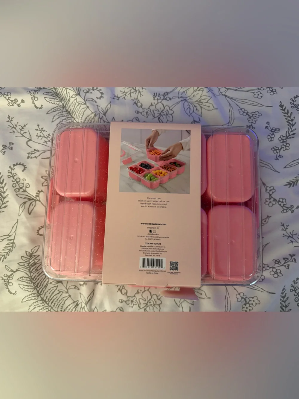 Pink 8-Compartment Snack Box